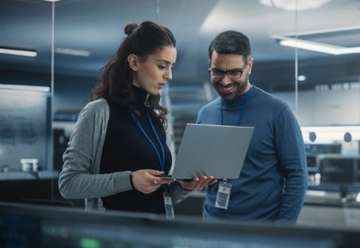 A Logistics Firm Improves IT Reliability with Full-Stack Observability